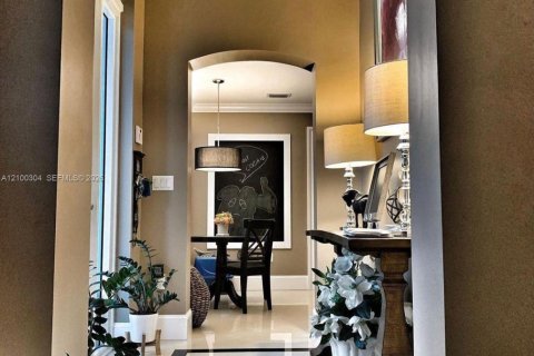 Casa en venta en Miami, Florida, 4 dormitorios, 230.58 m2 № 2420918 - foto 15