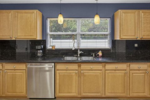 Villa ou maison à vendre à Port St. Lucie, Floride: 4 chambres, 279.45 m2 № 2085525 - photo 2