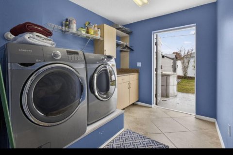 Villa ou maison à vendre à Port St. Lucie, Floride: 4 chambres, 279.45 m2 № 2085525 - photo 4