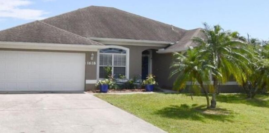 Villa ou maison à Port St. Lucie, Floride 4 chambres, 279.45 m2 № 2085525