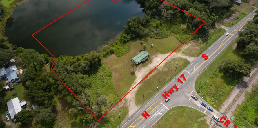 Immobilier commercial à Satsuma, Floride 127.09 m2 № 769874