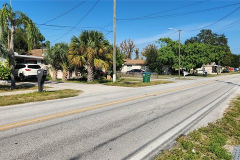 Propiedad comercial en venta en Largo, Florida, 718.69 m2 № 668014 - foto 18