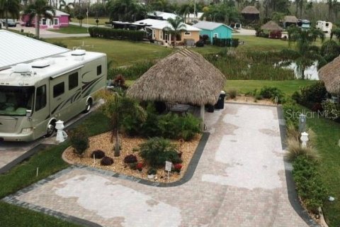 Land in Polk City, Florida № 1022717 - photo 1