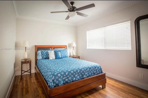 Casa en alquiler en Miami, Florida, 3 dormitorios, 205.22 m2 № 2008367 - foto 11