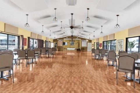 Condo in Dania Beach, Florida, 2 bedrooms  № 1996454 - photo 19
