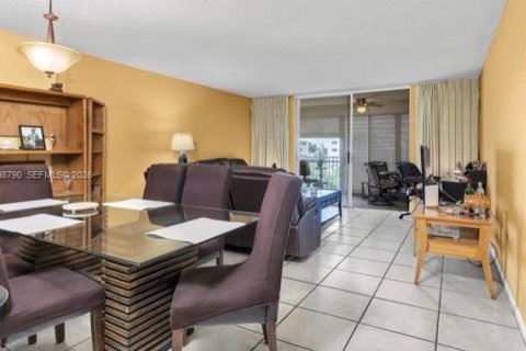 Condo in Dania Beach, Florida, 2 bedrooms  № 1996454 - photo 4