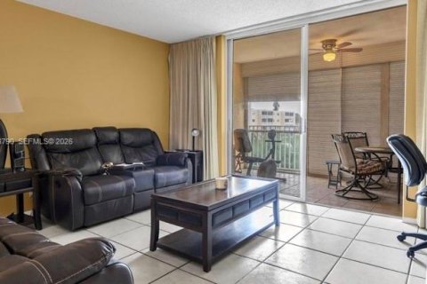 Condo in Dania Beach, Florida, 2 bedrooms  № 1996454 - photo 6