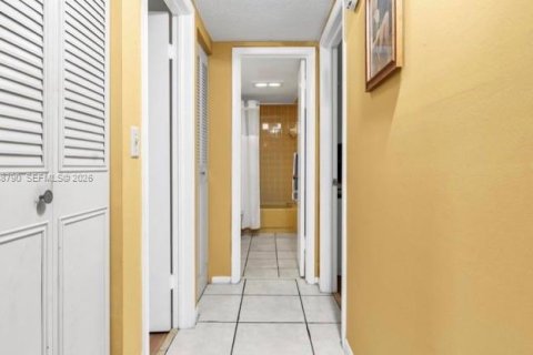 Condo in Dania Beach, Florida, 2 bedrooms  № 1996454 - photo 10