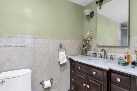 Condo in Dania Beach, Florida, 2 bedrooms  № 1996454 - photo 16