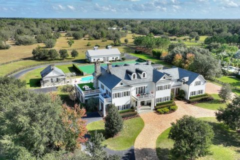 House in Chuluota, Florida 8 bedrooms, 1258.73 sq.m. № 2229389