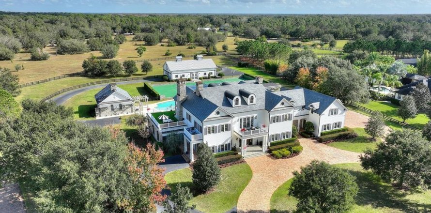 House in Chuluota, Florida 8 bedrooms, 1258.73 sq.m. № 2229389