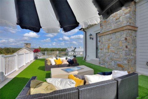 House in Chuluota, Florida 8 bedrooms, 1258.73 sq.m. № 2229389 - photo 24