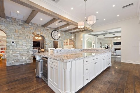 House in Chuluota, Florida 8 bedrooms, 1258.73 sq.m. № 2229389 - photo 13