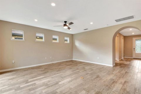 House in Bradenton, Florida 2 bedrooms, 174.56 sq.m. № 1751975 - photo 8