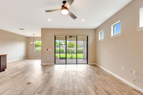 House in Bradenton, Florida 2 bedrooms, 174.56 sq.m. № 1751975 - photo 18