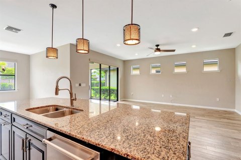 House in Bradenton, Florida 2 bedrooms, 174.56 sq.m. № 1751975 - photo 12