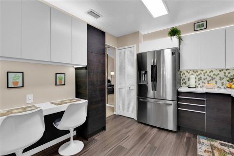 Condo in Orlando, Florida, 2 bedrooms  № 1725241 - photo 9