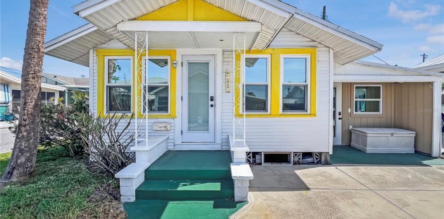 House in Bradenton, Florida 2 bedrooms, 67.17 sq.m. № 1742895