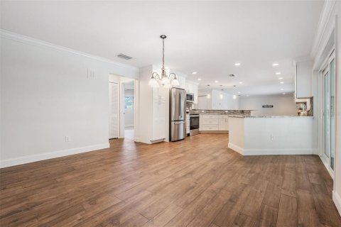 Casa en venta en Tampa, Florida, 3 dormitorios, 157.47 m2 № 1872796 - foto 8