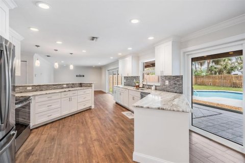 Casa en venta en Tampa, Florida, 3 dormitorios, 157.47 m2 № 1872796 - foto 10
