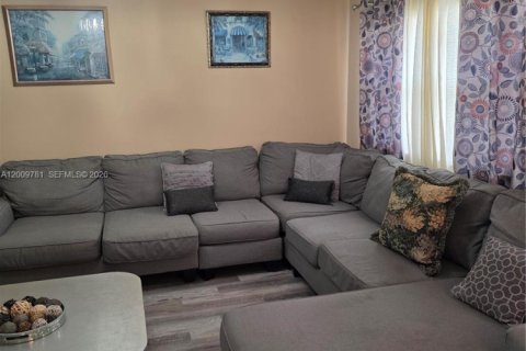 Снять в аренду кондоминиум в Делрей-Бич, Флорида 2 спальни, 81.75м2, № 2072737 - фото 6