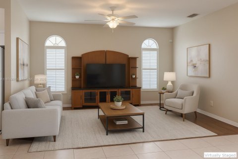 House in North Port, Florida 3 bedrooms, 164.44 sq.m. № 1927868 - photo 3