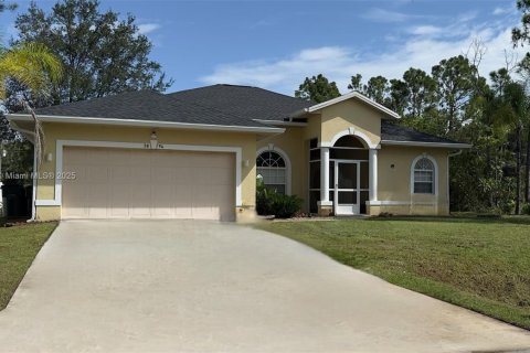 House in North Port, Florida 3 bedrooms, 164.44 sq.m. № 1927868 - photo 1