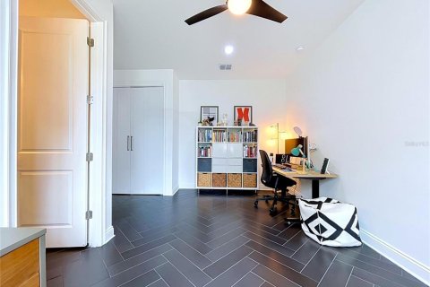 Townhouse in Tampa, Florida 4 bedrooms, 243.4 sq.m. № 2411578 - photo 20