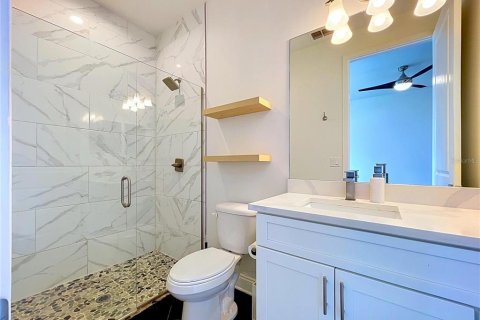 Townhouse in Tampa, Florida 4 bedrooms, 243.4 sq.m. № 2411578 - photo 29