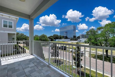 Townhouse in Tampa, Florida 4 bedrooms, 243.4 sq.m. № 2411578 - photo 21