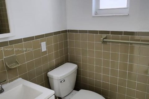 Снять в аренду коммерческую недвижимость в Майами, Флорида 1 спальня, 37.16м2, № 2005394 - фото 5