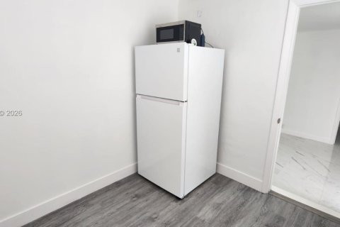 Снять в аренду коммерческую недвижимость в Майами, Флорида 1 спальня, 37.16м2, № 2005394 - фото 6