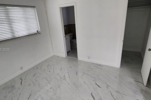 Снять в аренду коммерческую недвижимость в Майами, Флорида 1 спальня, 37.16м2, № 2005394 - фото 7