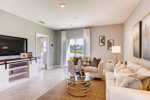 House in Poinciana, Florida 3 bedrooms, 139.73 sq.m. № 1820803 - photo 16