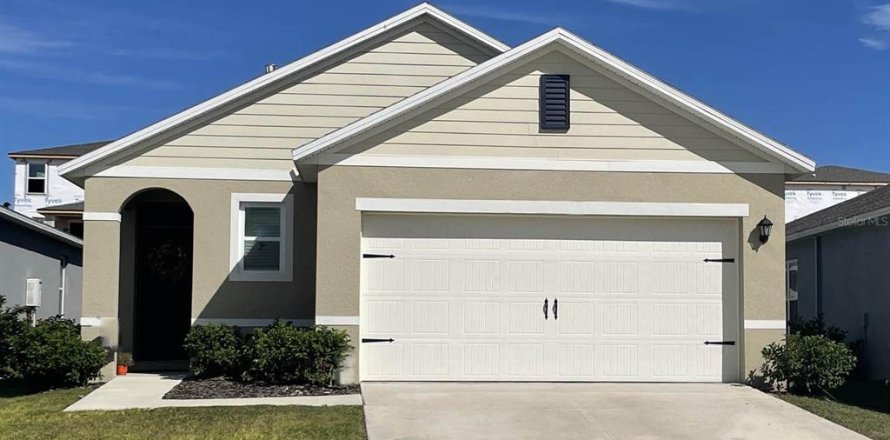 House in Poinciana, Florida 3 bedrooms, 139.73 sq.m. № 1820803