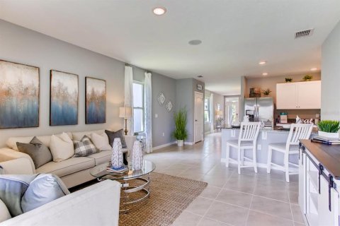House in Poinciana, Florida 3 bedrooms, 139.73 sq.m. № 1820803 - photo 13