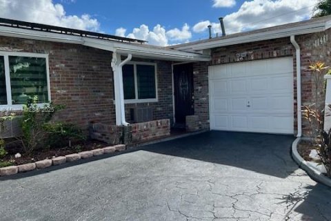 House in Sunrise, Florida 3 bedrooms, 144.37 sq.m. № 1871293 - photo 6