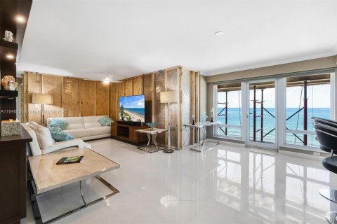 Condo in Fort Lauderdale, Florida, 3 bedrooms  № 1845597 - photo 29