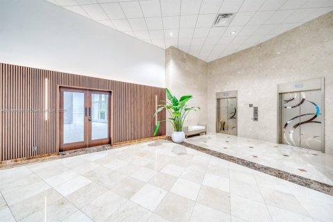 Condo in Fort Lauderdale, Florida, 3 bedrooms  № 1845597 - photo 10