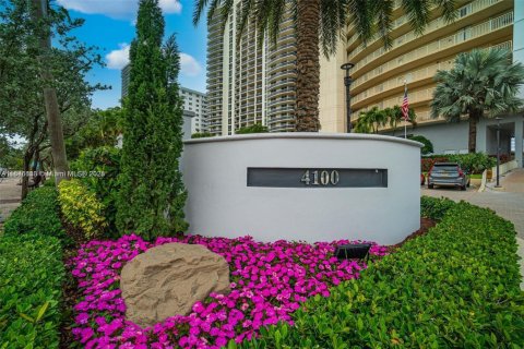 Condo in Fort Lauderdale, Florida, 3 bedrooms  № 1845597 - photo 6