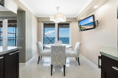 Condo in Fort Lauderdale, Florida, 3 bedrooms  № 1845597 - photo 19