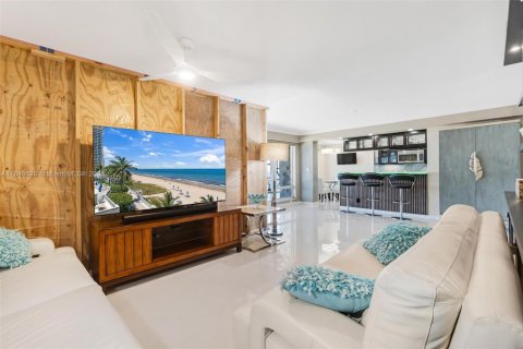Condo in Fort Lauderdale, Florida, 3 bedrooms  № 1845597 - photo 17