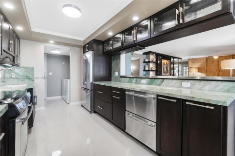 Condo in Fort Lauderdale, Florida, 3 bedrooms  № 1845597 - photo 24