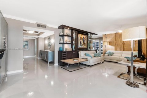 Condo in Fort Lauderdale, Florida, 3 bedrooms  № 1845597 - photo 16