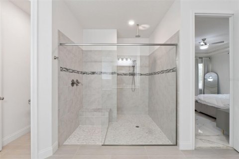 House in Orlando, Florida 4 bedrooms, 335.75 sq.m. № 2110525 - photo 27