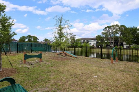 Condo in Orlando, Florida, 2 bedrooms № 2208755 - photo 13