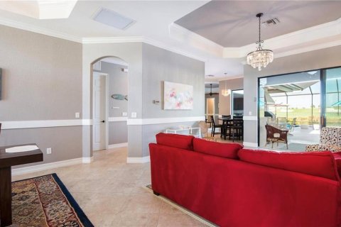 House in LAKEWOOD NATIONAL in Bradenton, Florida 4 bedrooms, 236.25 sq.m. № 213385 - photo 11