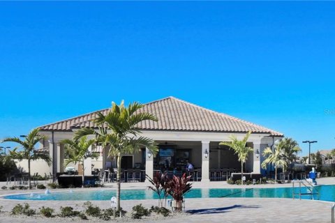 House in LAKEWOOD NATIONAL in Bradenton, Florida 4 bedrooms, 236.25 sq.m. № 213385 - photo 8