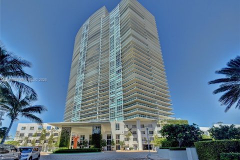 Condo in Miami Beach, Florida, 2 bedrooms  № 2391926 - photo 30