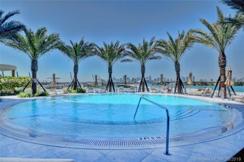 Condo in Miami Beach, Florida, 2 bedrooms  № 2391926 - photo 28